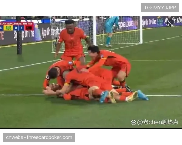 暖心一幕：对手球员受伤，本方球员主动将球踢出边线