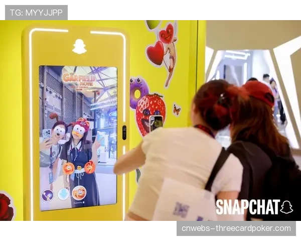 科技互动：赛事推出AR应用，观众可通过手机扫描观看车手动作分解