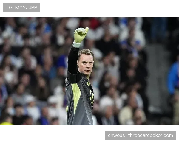 拜仁门将诺伊尔开场失误送礼，居莱尔吊射空门拉开进球大战序幕